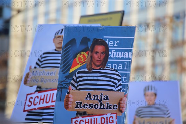 Large demonstration in Leipzig against the federal government's corona policy