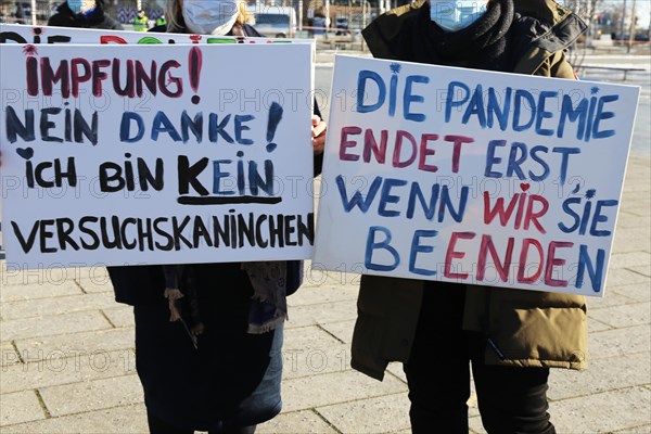 Mannheim: Demonstration against the corona measures. The demonstration was organised by an individual, not by Querdenken. The motto of the demonstration was: For freedom and fundamental rights, for free self-determination, for free vaccination decisions