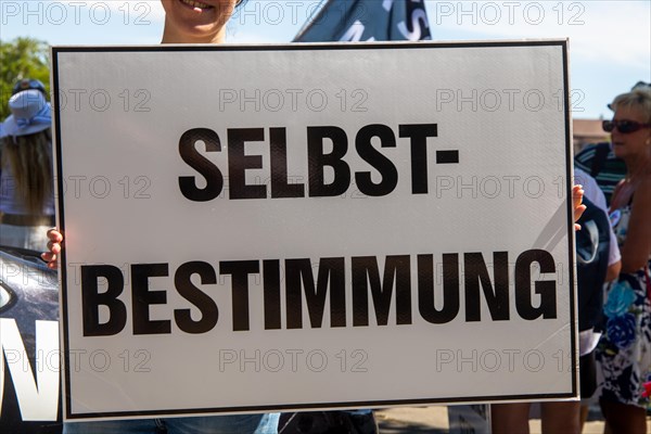 Demonstration in Landau, Palatinate: The demonstration was directed against the government's planned corona measures. There were also calls for peace negotiations instead of arms deliveries