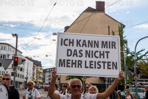 Lateral thinking demo in Darmstadt, Hesse: The demonstration was directed against the corona measures of the past two years as well as future restrictions such as the reintroduction of compulsory masks. There were also calls for a stop to arms deliveries to Ukraine