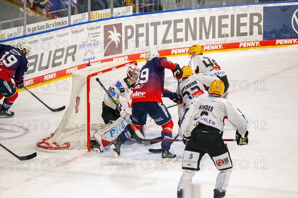 Game scene Adler Mannheim against Fischtown Pinguins Bremerhaven (PENNY DEL, German Ice Hockey League)