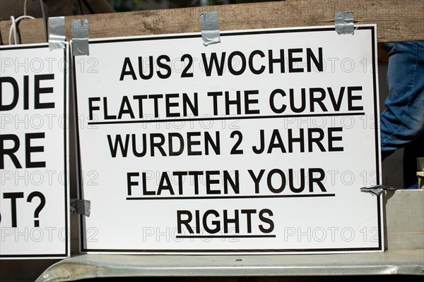 Lateral thinking demo in Darmstadt, Hesse: The demonstration was directed against the corona measures of the past two years as well as future restrictions such as the reintroduction of compulsory masks. There were also calls for a stop to arms deliveries to Ukraine