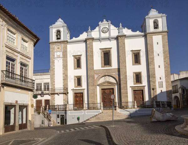 Church of Santo Antao dating from 1557, Giraldo Square, Praca do Giraldo, Evora, Alto Alentejo, Portugal southern Europe