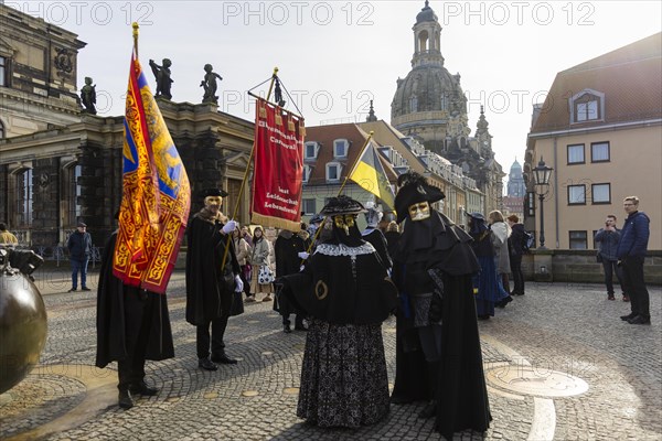 LUST & PASSION & JOY OF LIFE, for the joy of the masquerade, the Elbvenezian Carnival took place in Dresden on the weekend in front of Rose Monday. The highlight was the joint stroll through the historic centre with masks in robes in the style of the Elbe Venetian Carnival from the Neumarkt through the Altmarktgalerie, the Schlossstrasse, through the Stallhof, along the Fuerstenzug, onto the Bruehlsche Terrasse and into the Bruehlsche Garten, Dresden, Saxony, Germany, Europe