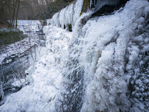 The Niezelgrund hydroelectric power plant power station is a listed small hydroelectric power station in Saxony and is located between Porschendorf and Lohmen on the Wesenitz. In severe frost, the site is transformed into a bizarre ice landscape, Lohmen, Saxony, Germany, Europe