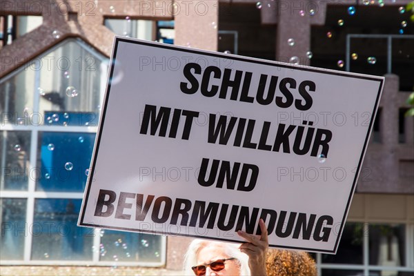 Demonstration in Landau, Palatinate: The demonstration was directed against the government's planned corona measures. There were also calls for peace negotiations instead of arms deliveries and effective measures to curb inflation