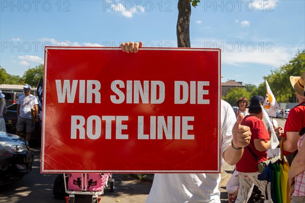 Demonstration in Landau, Palatinate: The demonstration was directed against the government's planned corona measures. There were also calls for peace negotiations instead of arms deliveries