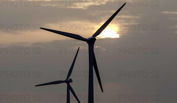 Windmills in a wind farm, Nauen, 03/03/2021