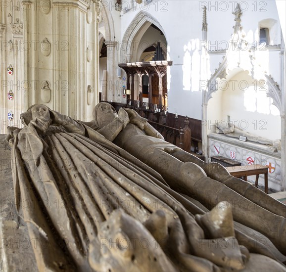 Wooden effigies Michael de la Pole d 1415 and wife Catherine, Wingfield church, Suffolk, England, UK