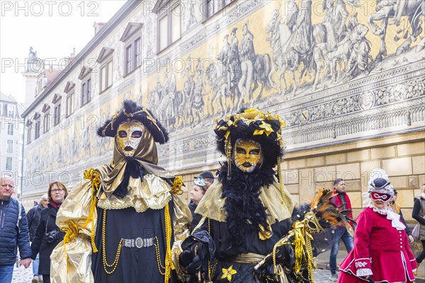 LUST & PASSION & JOY OF LIFE, for the joy of the masquerade, the Elbvenezian Carnival took place in Dresden on the weekend in front of Rose Monday. The highlight was the joint stroll through the historic centre with masks in robes in the style of the Elbe Venetian Carnival from the Neumarkt through the Altmarktgalerie, the Schlossstrasse, through the Stallhof, along the Fuerstenzug, onto the Bruehlsche Terrasse and into the Bruehlsche Garten, Dresden, Saxony, Germany, Europe