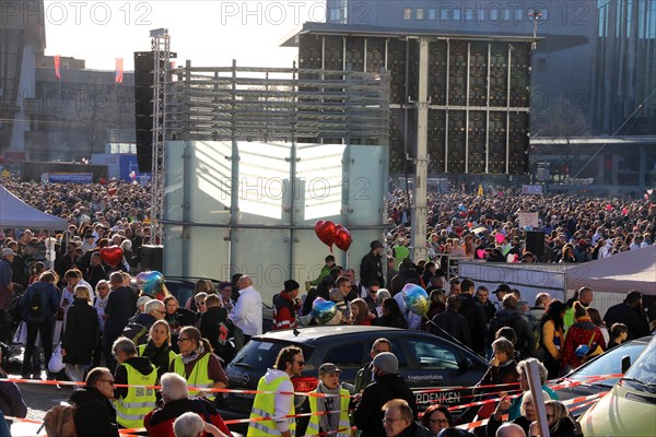 Large demonstration in Leipzig against the federal government's corona policy