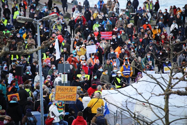 Mainz: A demonstration against the coronavirus measures took place under the slogan One year of lockdown policy - enough is enough . It was organised by private individuals. Demonstrations were held in all state capitals on this day