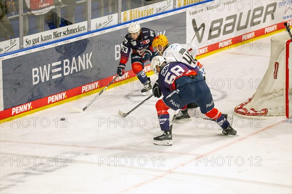 Game scene Adler Mannheim against Fischtown Pinguins Bremerhaven (PENNY DEL, German Ice Hockey League)