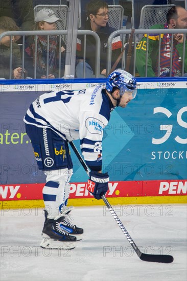 Mitch Eliot (24, Iserlohn Roosters) during the away game at Adler Mannheim on match day 41 of the 2023/2024 DEL (German Ice Hockey League) season