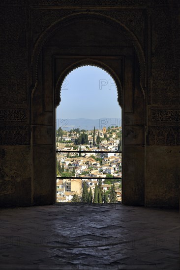 Palacio de Generalife, view through window, door with round arch, Mirador del Patio de la Acequia, oriental, Alhambra, Granada, Spain, Europe