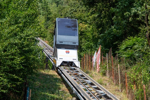 Cable car to Deva Castle, Transylvania (Telecabina Cetadea Deva)