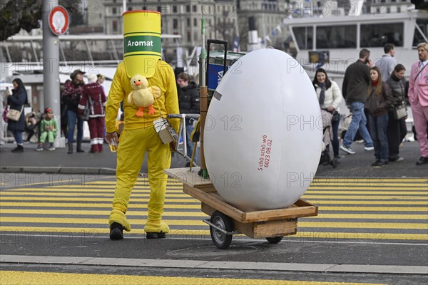 Carnival aroma tin and egg