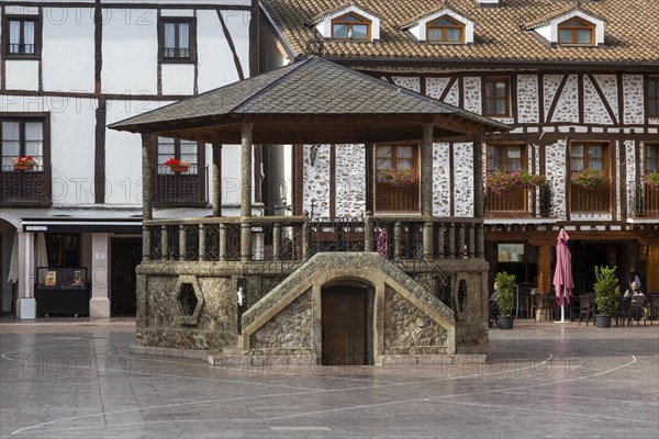 Historic buildings in Plaza Conde de Torremuzquiz, town of Ezcaray, La Rioja Alta, Spain Plaza Conde de Torremuzquiz