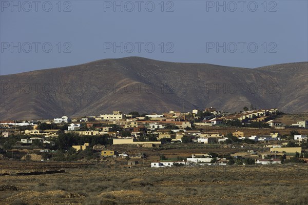 Tindaya on the edge of the semi-desert, Fuerteventura, Canary Islands, Spain, Europe