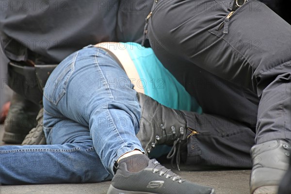 Berlin: The planned lateral thinker demo for peace and freedom against the corona measures of the federal government was banned. Several arrests were made