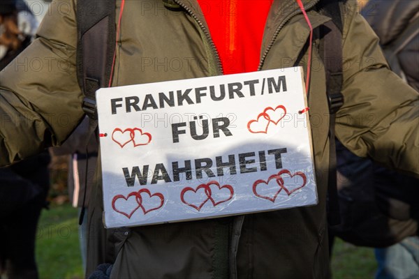 Frankfurt: Demonstration against vaccination pressure and the threat of compulsory vaccination. The demonstration started at the Austrian Honorary Consulate General and led back past the Australian Consulate General. Like Germany, Austria and Australia have very restrictive freedom restrictions. The pressure to vaccinate in these countries is enormous, and mandatory vaccination is planned in Austria