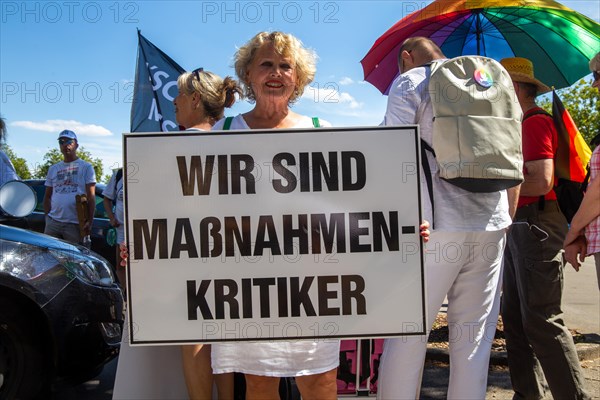 Demonstration in Landau, Palatinate: The demonstration was directed against the government's planned corona measures. There were also calls for peace negotiations instead of arms deliveries