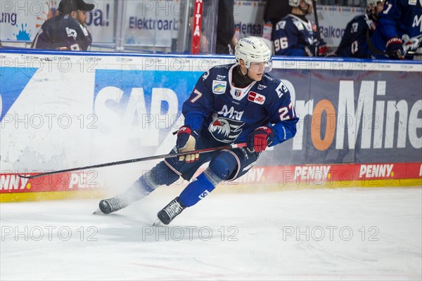Yannick Proske (Adler Mannheim) at the DEL (German Ice Hockey League) home game against Fischtown Pinguins Bremerhaven