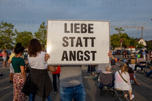 Monday demonstration against the corona measures in Bad Duerkheim under the motto Talking together, finding common ground