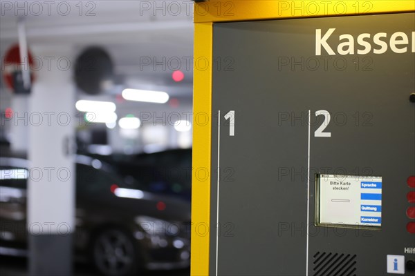 Multi-storey car park at Mannheim main station