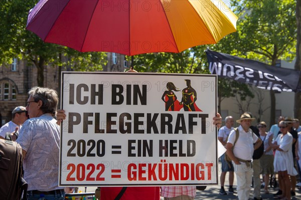 Demonstration in Landau, Palatinate: The demonstration was directed against the government's planned corona measures. There were also calls for peace negotiations instead of arms deliveries