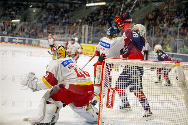 Game scene Adler Mannheim against Duesseldorfer EG (PENNY DEL, German Ice Hockey League)