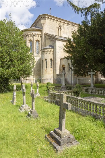 Exterior 19th century Italianate architecture of Wilton new church, Wiltshire, England, UK ornate capitals and columns main entrance built 1844