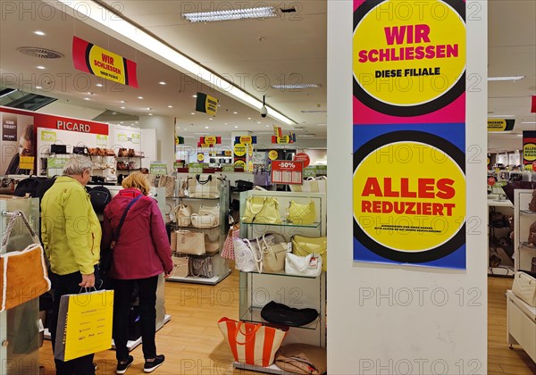 Galeria Kaufhof, shop closure, insolvency, insolvency plan Galeria Karstadt Kaufhof, Krefeld, North Rhine-Westphalia, Germany, Europe