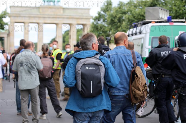 Berlin: The planned lateral thinkers' demonstration for peace and freedom against the German government's corona measures was banned. Some demonstrators were nevertheless on site
