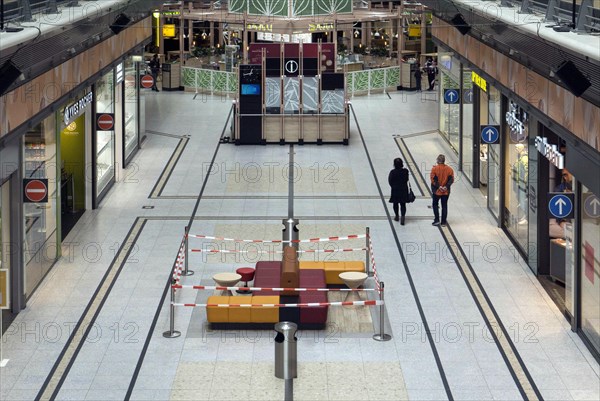 Empty shopping centre in Potsdam. Customers who want to shop in the Potsdam city area must present a negative corona test, Potsdam, 27.03.2021