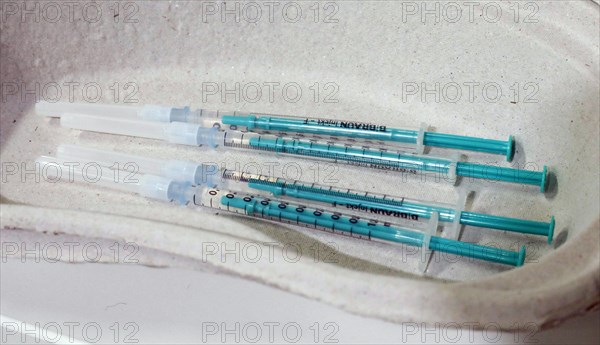 Injections with the Covid19 Biontech Pfizer vaccine Comirnaty, Schoenefeld, 26/02/2021