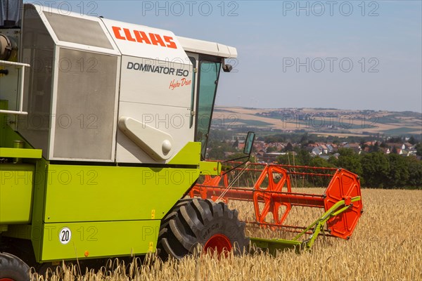 Grain harvest in the district of Bad Duerkheim (Rhineland-Palatinate)