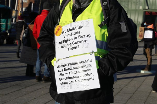 Mannheim: Demonstration against the corona measures. The demonstration was organised by an individual, not by Querdenken. The motto of the demonstration was: For freedom and fundamental rights, for free self-determination, for free vaccination decisions