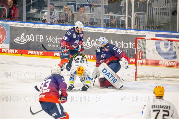 Game scene Adler Mannheim against Fischtown Pinguins Bremerhaven (PENNY DEL, German Ice Hockey League)