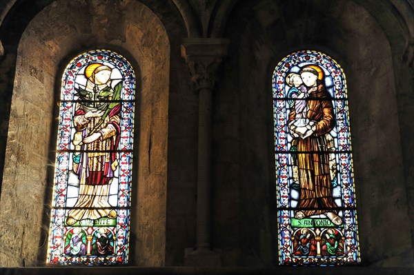 Church windows, Se Dom, Igreja de Santa Maria Maior, Se Patriarcal de Lisboa, Cathedral, Start of construction 1147, Alfama neighbourhood, Lisbon, Lisboa, Portugal, Europe