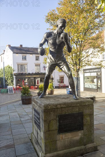 Statue sculpture of boxer Randolph Adolphus Turpin in town centre, Warwick, England, UK