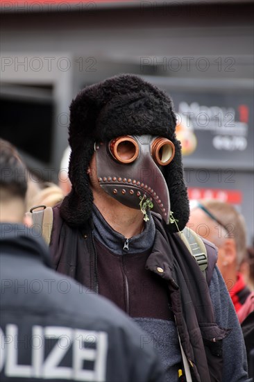 Berlin: The planned lateral thinkers' demonstration for peace and freedom against the German government's corona measures was banned. Some demonstrators were nevertheless on site