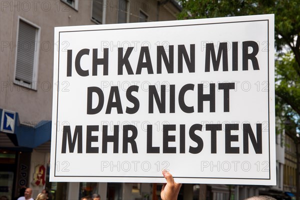 Lateral thinking demo in Darmstadt, Hesse: The demonstration was directed against the corona measures of the past two years as well as future restrictions such as the reintroduction of compulsory masks. There were also calls for a stop to arms deliveries to Ukraine