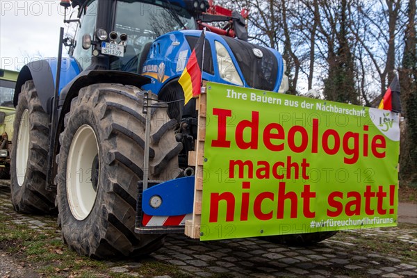 Farmers' protests in Ludwigshafen am Rhein: large demonstration by farmers from the Southern Palatinate and the Vorderpfalz at the Friedrich-Ebert-Halle