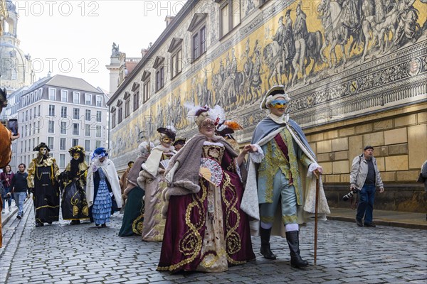 LUST & PASSION & JOY OF LIFE, for the joy of the masquerade, the Elbvenezian Carnival took place in Dresden on the weekend in front of Rose Monday. The highlight was the joint stroll through the historic centre with masks in robes in the style of the Elbe Venetian Carnival from the Neumarkt through the Altmarktgalerie, the Schlossstrasse, through the Stallhof, along the Fuerstenzug, onto the Bruehlsche Terrasse and into the Bruehlsche Garten, Dresden, Saxony, Germany, Europe