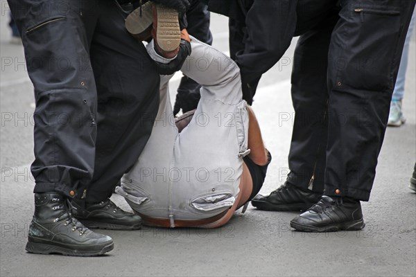 Berlin: The planned lateral thinker demo for peace and freedom against the corona measures of the federal government was banned. Several arrests were made