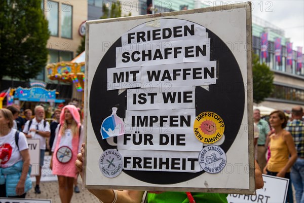 Lateral thinking demo in Darmstadt, Hesse: The demonstration was directed against the corona measures of the past two years as well as future restrictions such as the reintroduction of compulsory masks. There were also calls for a stop to arms deliveries to Ukraine