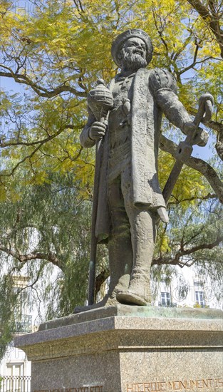Statue sculpture of Vasco da Gama discoverer of Natal, South Africa in 1497, Jardim Publico, Evora, Portugal, presented by government of Natal, Europe