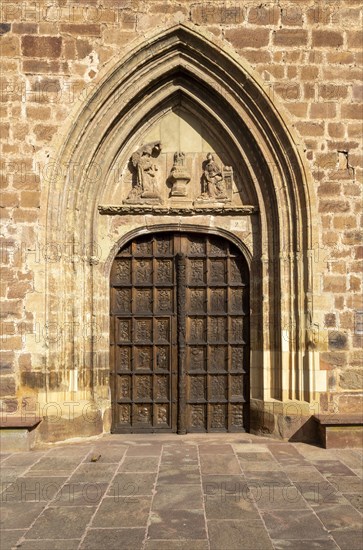 Aragonese Gothic architectural style carvings on and around doorway, Santa Maria la Mayor, Ezcaray, La Rioja, Spain, Europe