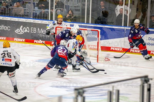 Game scene Adler Mannheim against Fischtown Pinguins Bremerhaven (PENNY DEL, German Ice Hockey League)